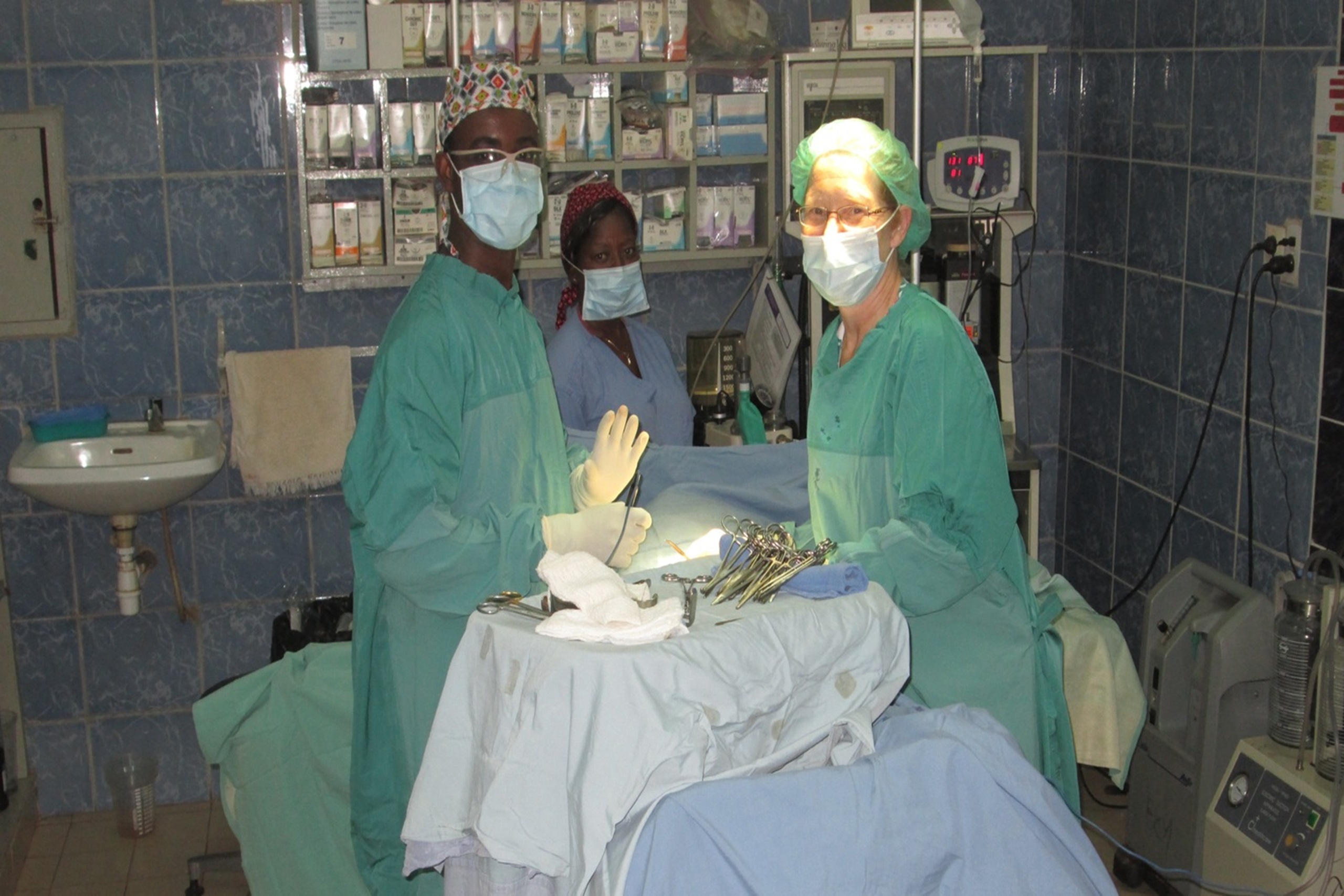 Dr. Pat Rees in the OR in Burundi